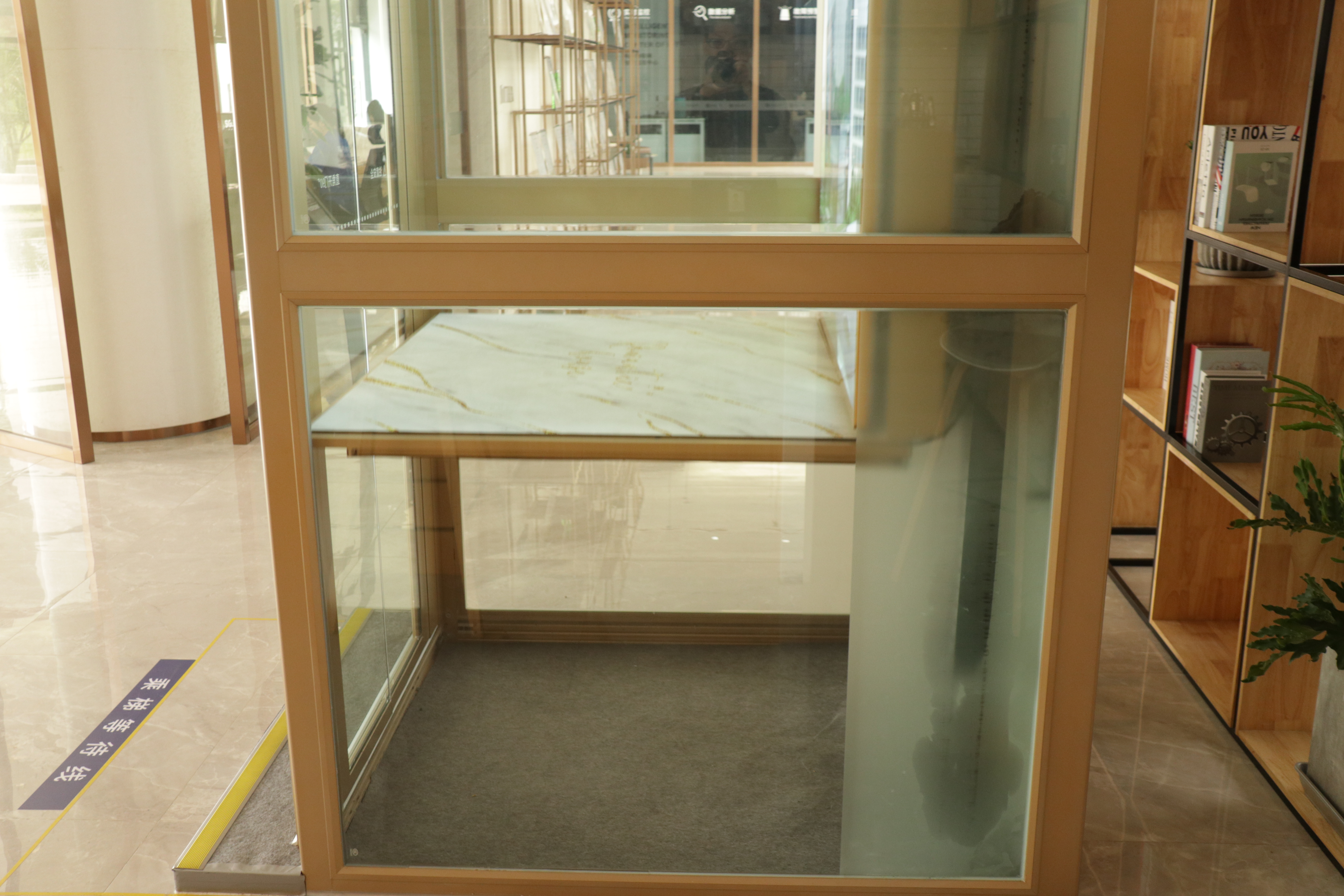 無(wú)底坑小型家用電梯生產(chǎn)廠家辛格林以質(zhì)量贏得市場(chǎng)？